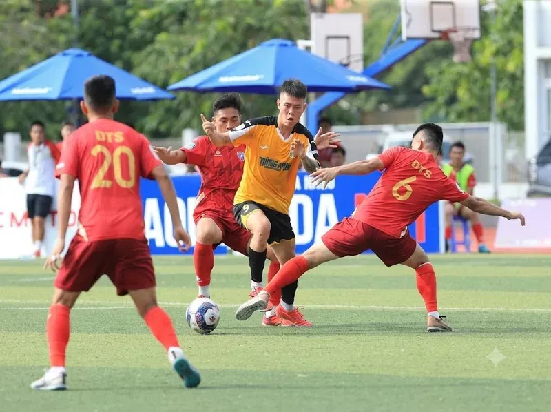 Sau mất bóng, toàn đội cần pressing và nhanh chóng thu hẹp cự ly